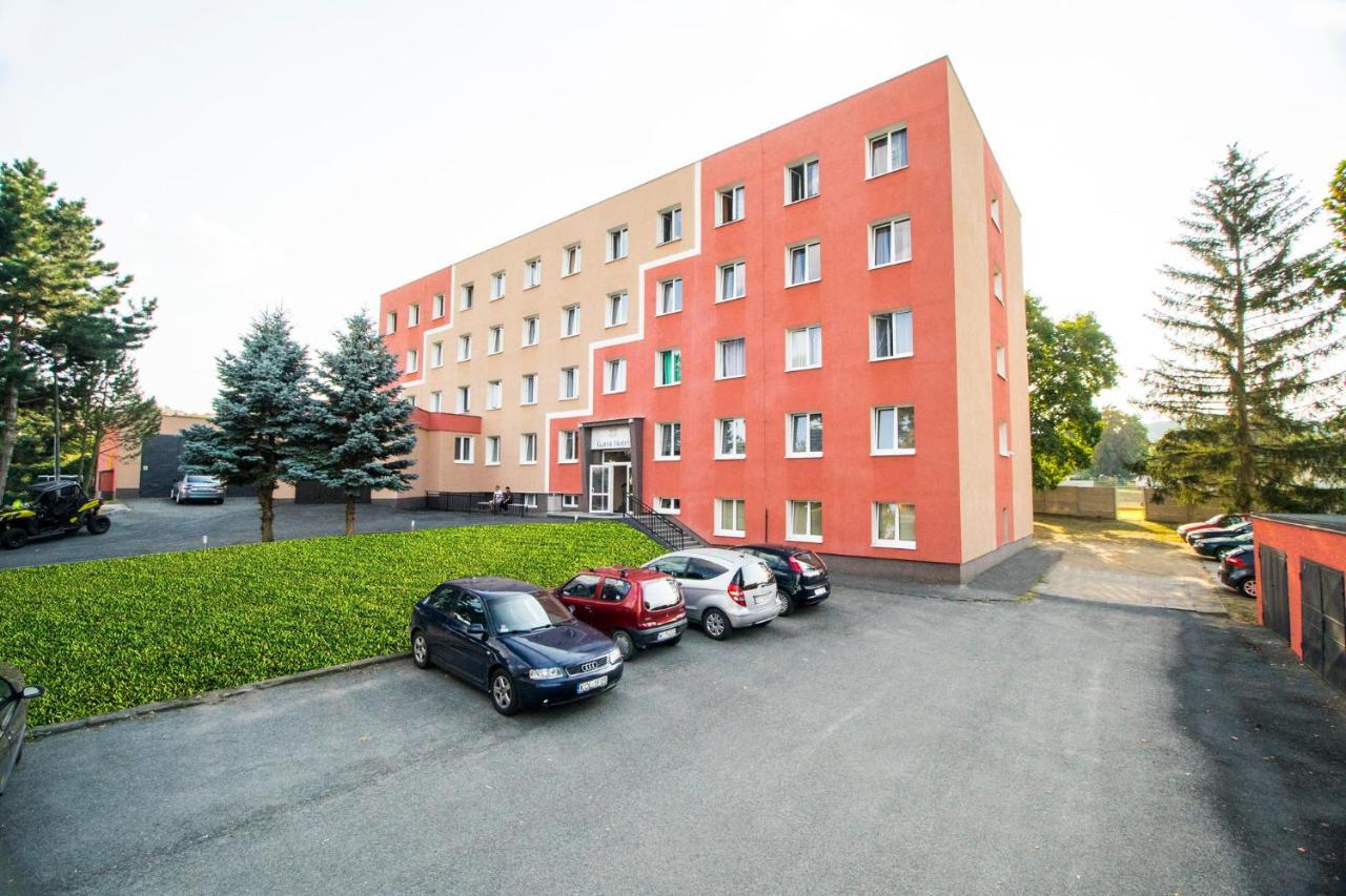 Garni Hotel Tachov Tachov  Buitenkant foto